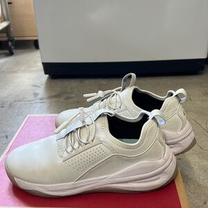 Cloves Nursing Shoes